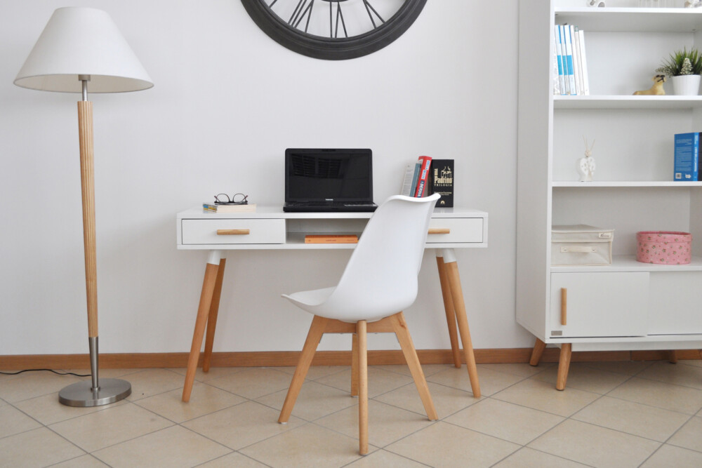 Consolle scrivania per cameretta e ufficio in stile nordico colore bianco Mobili
